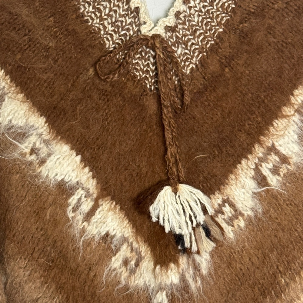 Vintage Knit Fringe Poncho One Size Brown Cream Chevron Tassel Boho Wool Blend - Picture 4 of 7